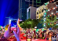国家统一50周年：精彩纷呈的“以胡伯伯名字命名的城市之色彩”系列文体活动开幕式